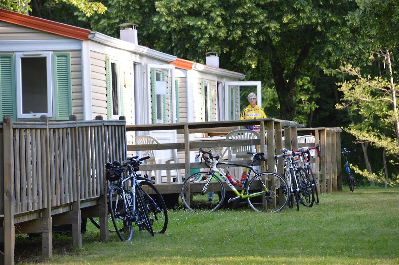 Camping Le Pre Coulet Hotel Saint-Pierreville